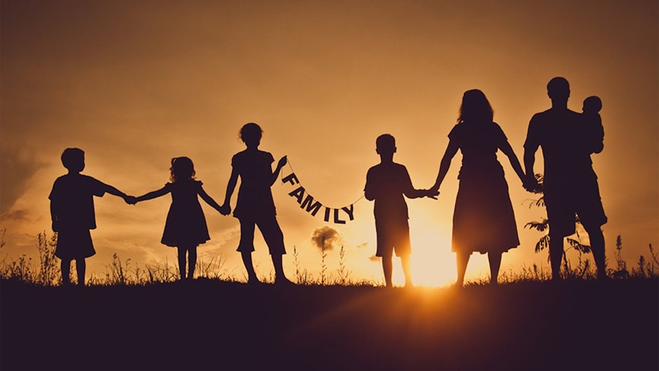 Презентация по коррекционному курсу Социально-бытовая ориентировка на тему "Семья" - Скачать школьные презентации PowerPoint бесплатно | Портал бесплатных презентаций school-present.com